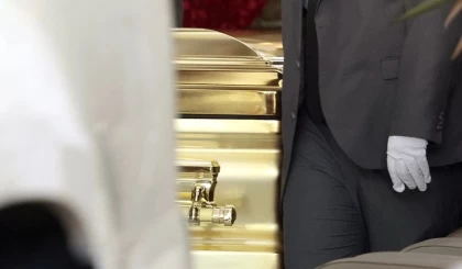 Мексикада есірткі картелінің басшысы алтын табытпен жерленді