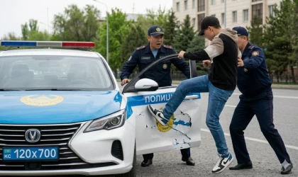 Шымкентте полиция қызметкеріне қол көтерген жасөспірім сотталды