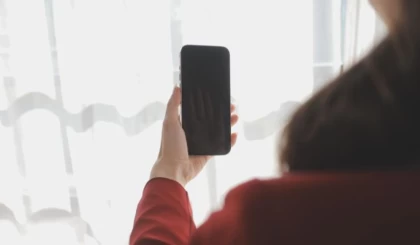 Ақтауда танысына сеніп, телефонын берген тұрғындар 6,5 миллион теңгеден қағылды