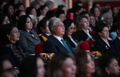 Тоқаев Халықаралық әйелдер күніне арналған мерекелік концертке барды