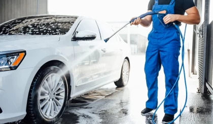 Қазақстанда көлік жуушы машинаны айдап кетіп, жол апатына ұшырады