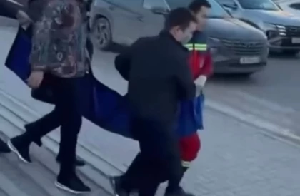 Атыраудағы мектепте 9-сынып оқушысы 12 жастағы қызды жарақаттады (видео)