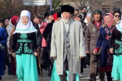 Референдум-2026: жители области Жетісу приходят на участки целыми селами