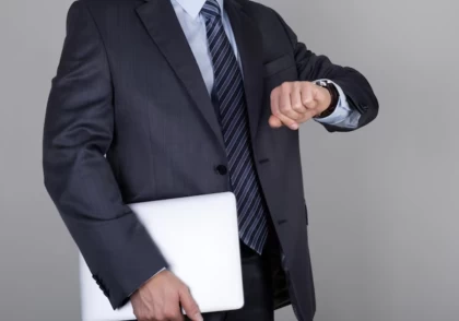 Мемлекеттік қызметкерлерге толық емес жұмыс күнімен қызмет істеуге рұқсат беріледі: Бұл кімдерге қатысты