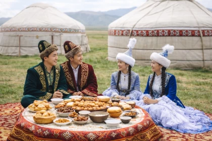 Қазақтың ұлттық киімдері қанша тұрады және оларды не үшін киген