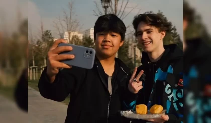 Олимпиада чемпионы Михаил Шайдоров алматылықтарға бауырсақ таратты