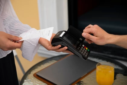 Қазақстанда түбіртекті кассада қалдыру немесе қоқысқа тастау неліктен қауіпті