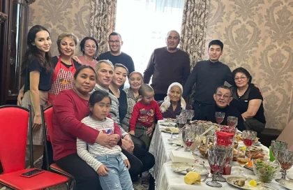 "Пасханы да, Ораза айтты да бірге тойламыз": Қазақстандық ару көпұлтты отбасындағы татулық пен ерекше дәстүрлері туралы айтты