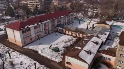 Алматыда дау болған "Баганашыл" балалар үйі бұзылып жатыр: Әкімдік себебін түсіндірді