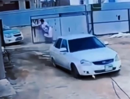 Атырауда әйел жүргізуші куәлігі жоқ жігітті қуған полицейлерге кедергі жасады (видео)