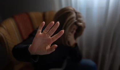 "Есіктің сыртында ұлы күтіп тұрған": Шымкентте базар басшысы саудагер әйелді зорлады деген күдікке ілінді