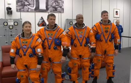 54 жылдан кейін адамзат Айға ұшты: Ғарышкерлер Жер серігін толық айналып шығады