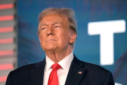 Трамп Ормуз бұғазы ашылмаса, Ирандағы көпірлер мен электр станцияларын бомбалаймын деп сес көрсетті