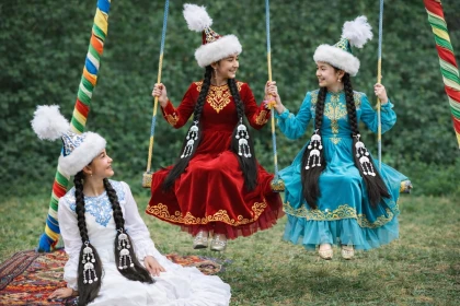 "Дыбысынан қыздың қайда екенін біліп отырған": Қазақстандық ұстаздың шолпы туралы пікірі дау тудырды (видео)