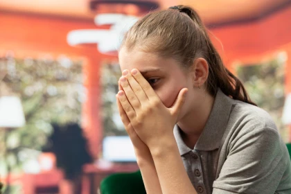 ШҚО-да 13 жасар қызды зорлағаны үшін 2 жылға сотталған ер адамның жазасы өзгертілді