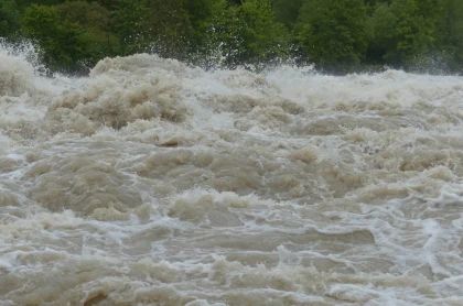 Петропавлда судың тасуына байланысты жол учаскесі жабылып, көліктердің жүруіне шектеу қойылды