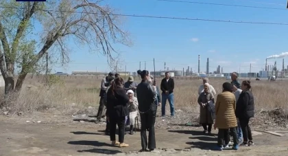 Атырауда мұнай зауытының маңындағы халық өздерін қауіпсіз жерге көшіруді сұрап отыр
