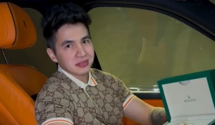 "Бізде 40 пәтер бар дейді. Бәріне 40 пәтер тілеймін": Блогер Жанәбілов сотта сөз сөйледі