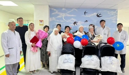 15 жыл күткен: Түркістанда 41 жастағы әйел үшем дүниеге әкелді