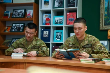 Қазақстан армиясында әскери қызметкерлерге кітап оқуды міндеттейтін жаңа талап енгізілді