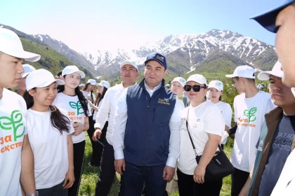 Түркістан облысында "Taza Qazaqstan" бағдарламасы аясында бір күнде 20 мың ағаш егілді