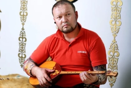 Шымкентте полицейге бағынбады деп сотталған автоблогердің ісі тоқтатылды