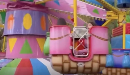 Астанада аттракцион кабинасы үзіліп, екі кішкентай қыз ұшып кеткен