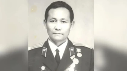Тоқаев соғыс ардагері Кенжебай Мәденовке “Халық қаһарманы” атағын берді