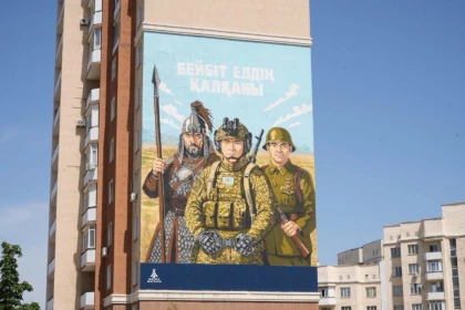 Жетісуда Отан қорғаушылар күніне орай "Бейбіт елдің қалқаны" атты мурал салынды