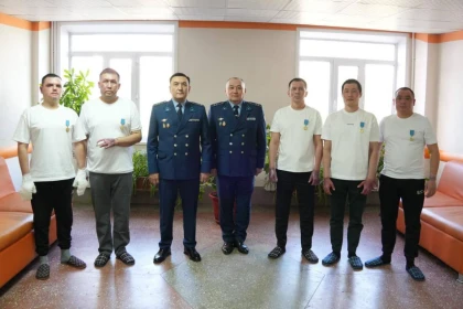 Бес қабатты үйдегі жарылыс: Шахтинскте тұрғындарды құтқарған полицейлер марапатталды
