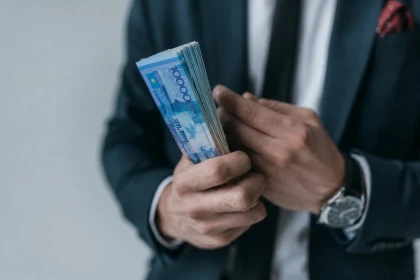 Бөтен адамның несиесін жапқан қазақстандық азамат сот арқылы соманы қайтарып алды