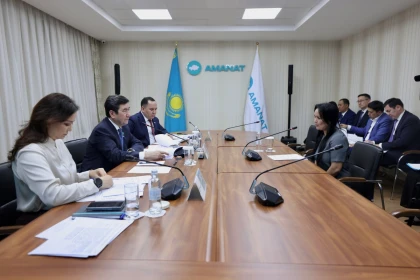 "AMANAT" партиясы азаматтарды алаңдатқан мәселелерге баса мән береді