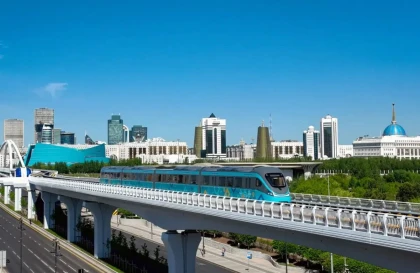 Астанадағы LRT станциясының шатырынан су тамшылап, астына шелек қойылған (видео)