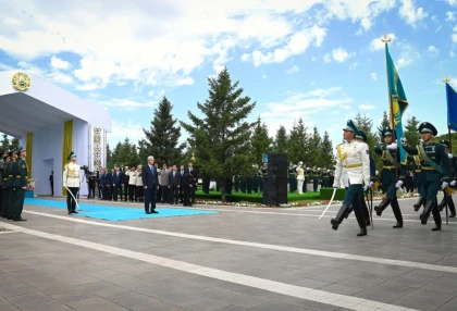 Тоқаев Мемлекеттік Туды көтеру рәсіміне қатысты