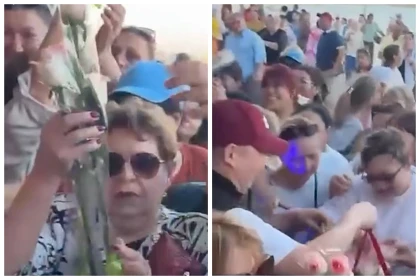 Ақтауда тегін гүлге таласқандар бір-бірін таптап кете жаздады