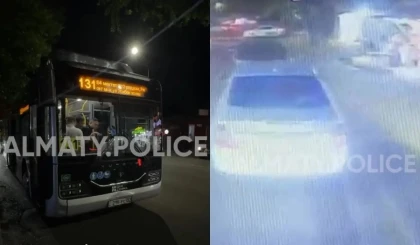 Алматыда автобус жүргізушісі қайтыс болды: Салдарынан автобус екі көлікке соғылған