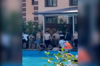 Бассейнге демалуға барған ер адам жансақтау бөлімінен бір-ақ шықты