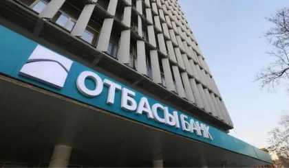 Отбасы банк басшысы тұрғын үй кезегін ақшаға жылжытқан қызметкерлерге қатысты істің жай-жапсарын түсіндірді