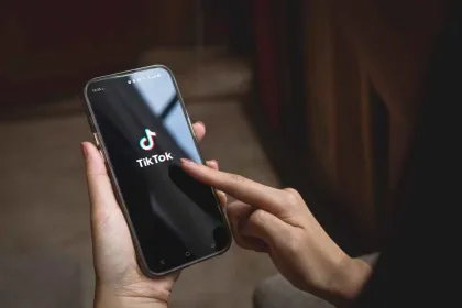 TikTok-та енді қолданушылар бір-біріне жеке хабарлама арқылы ақша аудара алады