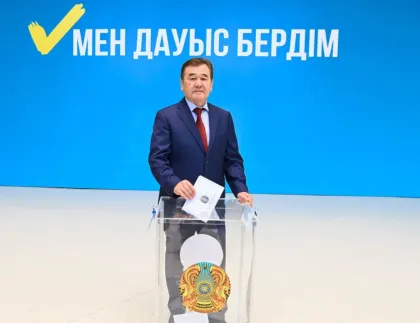 Қызылорда облысының әкімі Мұрат Ергешбаев Құрылтай сайлауында дауыс берді