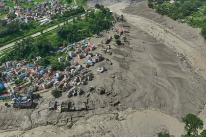 Непалда жойқын су тасқыны болып, 400-ге жуық турист із-түссіз жоғалды