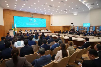 Құрылтай депутаттары куәліктері мен төсбелгілерін алды