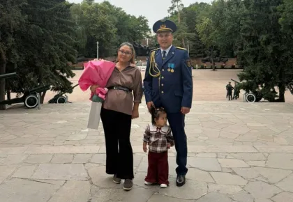 Алматыда әскери қызметкер сағызға қақалған қыздың өмірін қалай құтқарып қалғанын айтып берді