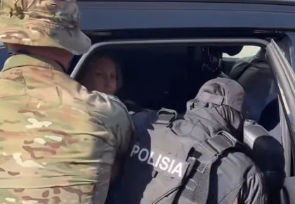 "Күзетшіге қарай көлікпен екі рет жүрген": Атырауда блогер Олеся Вертинская екі айға үйқамаққа алынды