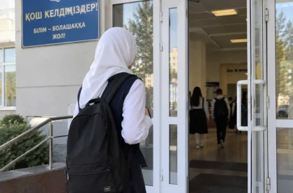 Қазақстанда хиджабқа бола мектепті лицензиядан айыру дұрыс па: Заңгерлер не дейді?