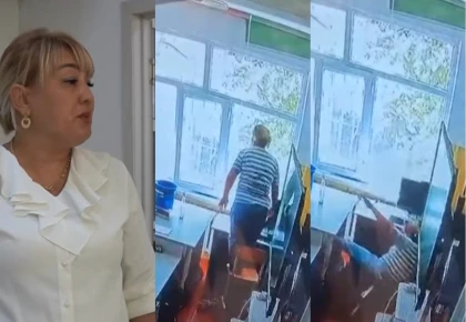 "Терезе жуамын деп құладым": Шымкентте мұғалім жарақат алып, директордан заңды жауап талап етті