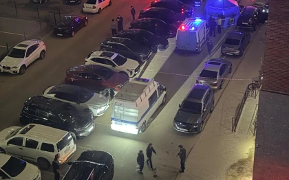 Астанада ер адам бұрынғы әйелін көлік тұрағында пышақтап кеткен