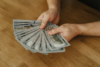 Қазақстанда доллар бағамы 440 теңгеден төмендеді