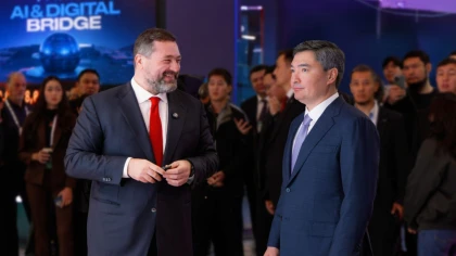 Михаил Ломтадзе Премьер-министрге Kasper AI-көмекшісінің мүмкіндіктерін көрсетті