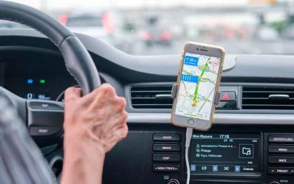 Қазақстандықтар InDrive жүргізушілерінің "Яндекстегі" ақау кезінде жолақыны негізсіз қымбаттатқанына шағымданды